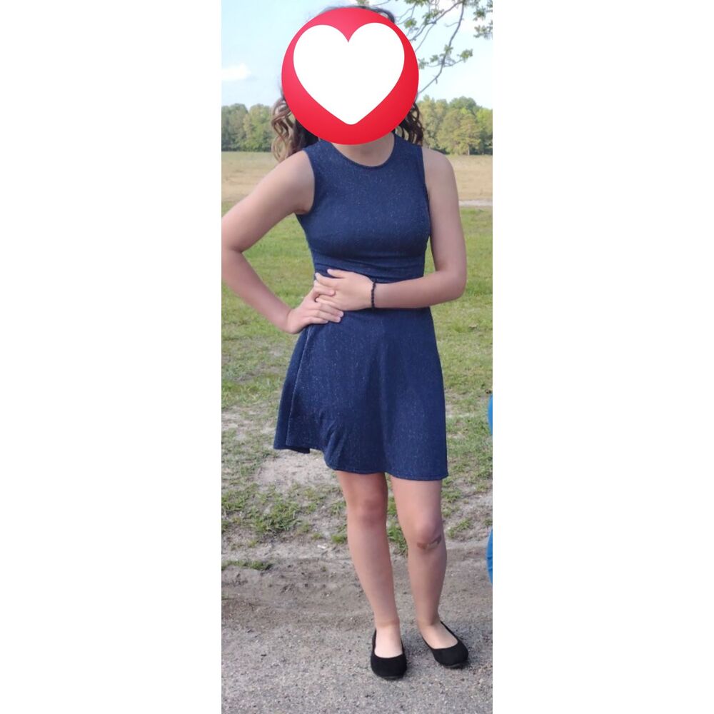 Dress - Picture 9 of 9